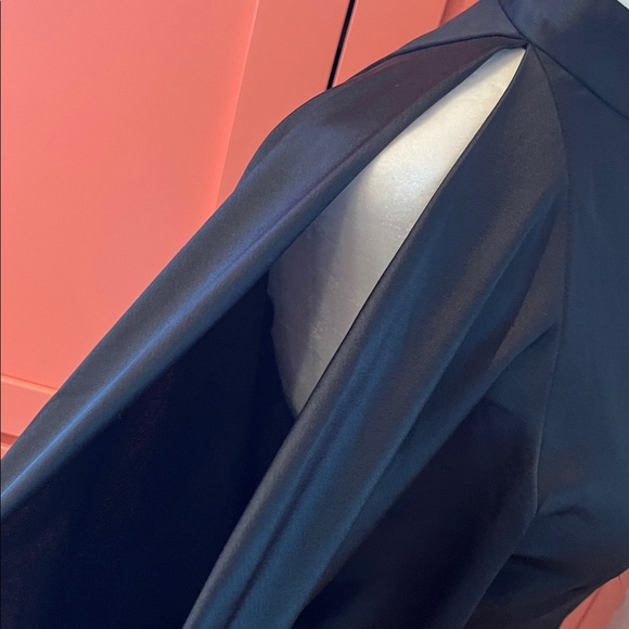 Arias New York Halter Neck Dress - Picture 9 of 15